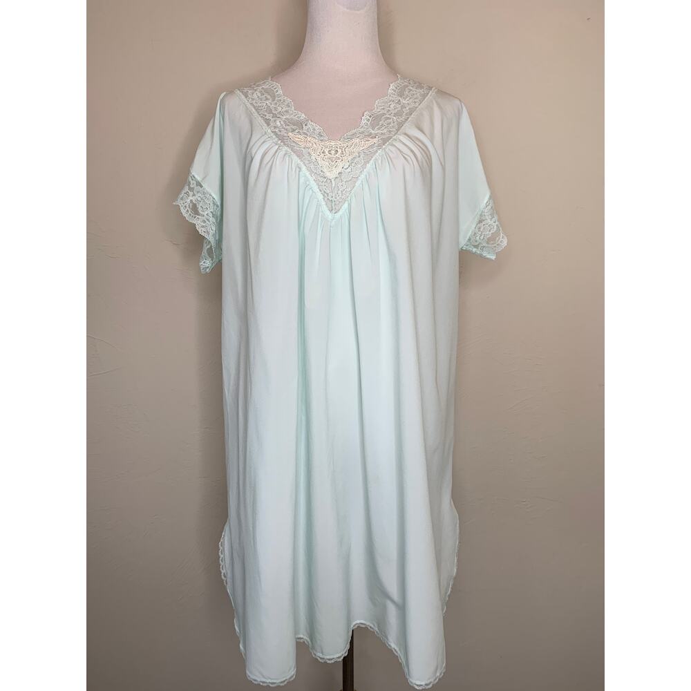 Joan Collins Pastel Blue Night Gown Lace Trim Sz Medium